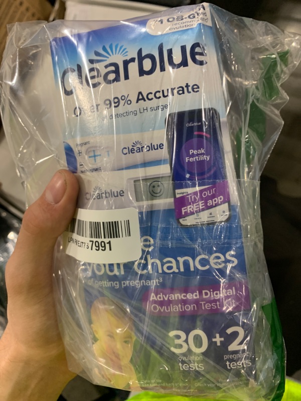 Photo 1 of Clearblue Advanced Digital Ovulation Test Kit, 32 Ct