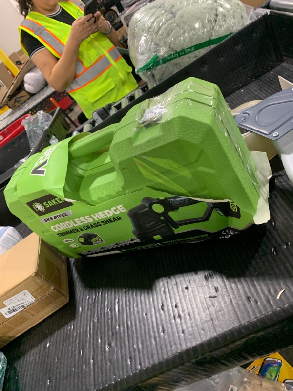Photo 1 of Saker sk5 steel cordless hedge trimmer and grass shear