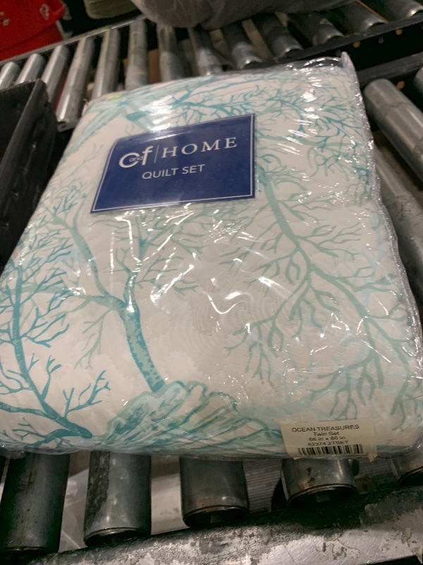 Photo 1 of C&F Home Ocean Treasures Blue Starfish Sand Dollar Twin Bed Quilt Set All Seasons Summer Seashell Coral Beach House Reversible Lightweight Coverlet Comforter Nautical Bedroom Bedding Decor Decoration