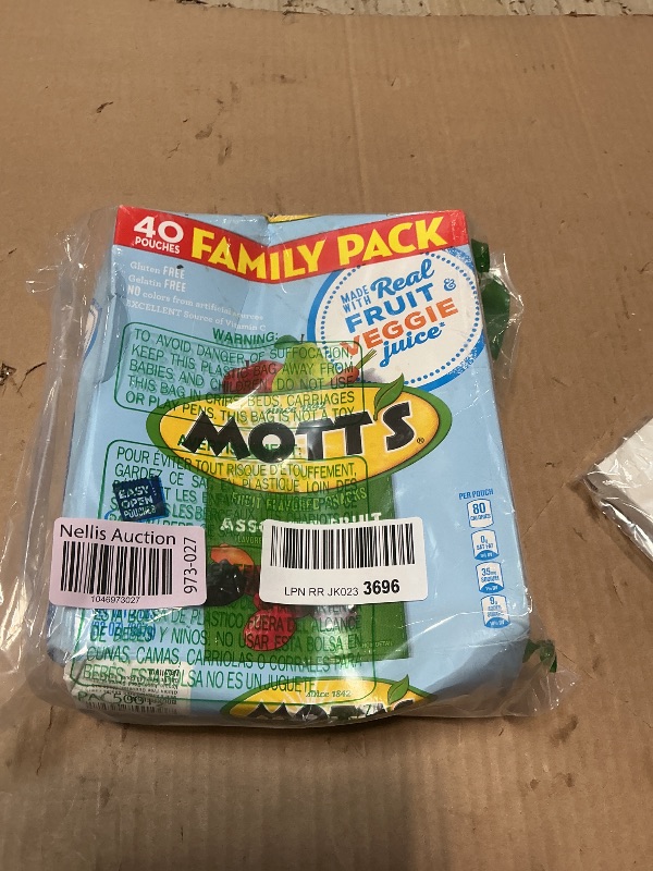 Photo 1 of ***DAMAGED BOX **** Mott's Assorted Fruit Flavored Snacks, Made with Real Fruit Puree (40 Pack)