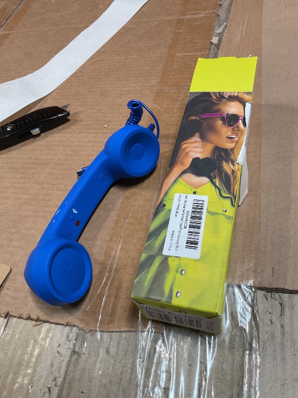 Photo 1 of ***missing adapters, usbc only***
FTNA Retro Phone Handset with USB-C & Lightning Adapters (Blue)