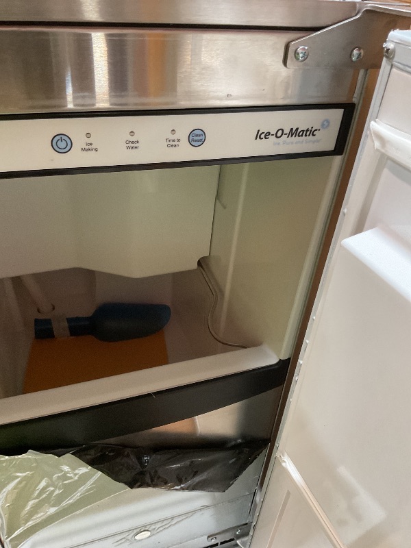 Photo 1 of ** minor multiple dense damage/dirt from transport**Ice-O-Matic GEMU090 Pearl Ice Machine