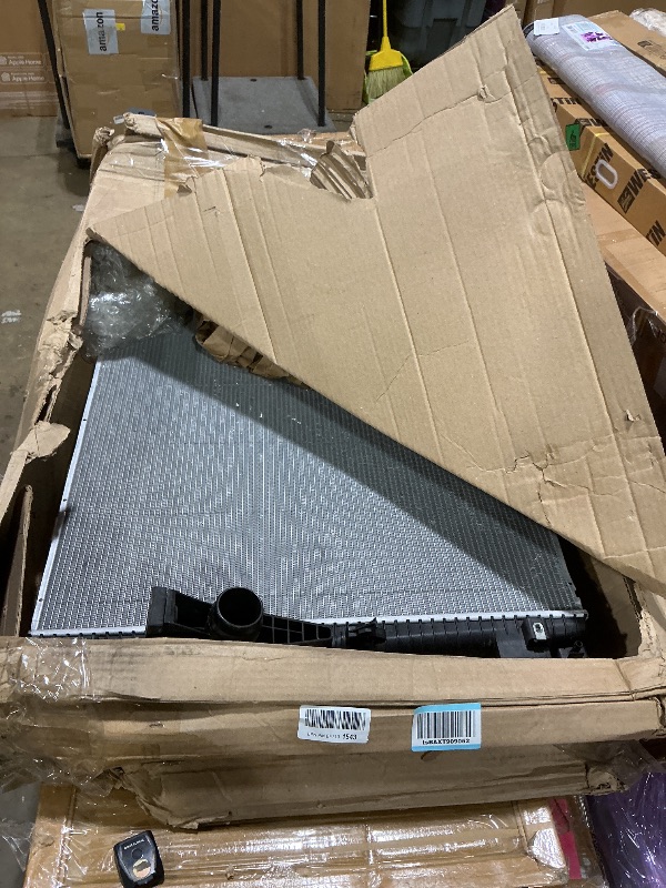 Photo 1 of *SOME BENT FINS**Motorcraft Radiator Asy (P) (RAD61)
