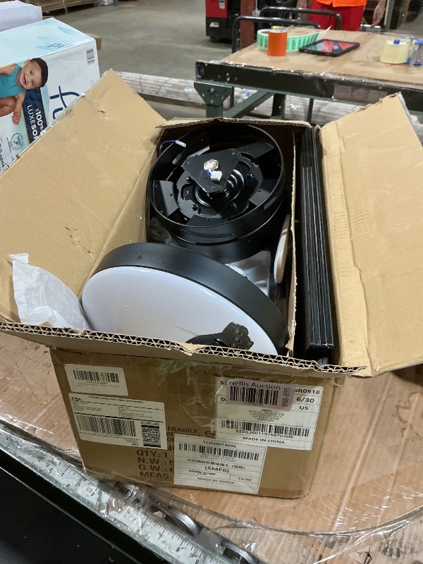 Photo 1 of ***PARTS/BROKEN***Ceiling Fans with Lights and Remote, 52 inch Ceiling Fans with Flush Mount, 22W 3-Color LED Light, 6 Speed Reversible, Dual Finish 5 Blades Noiseless for Patio, Living room, Indoor/Outdoor Use, Black