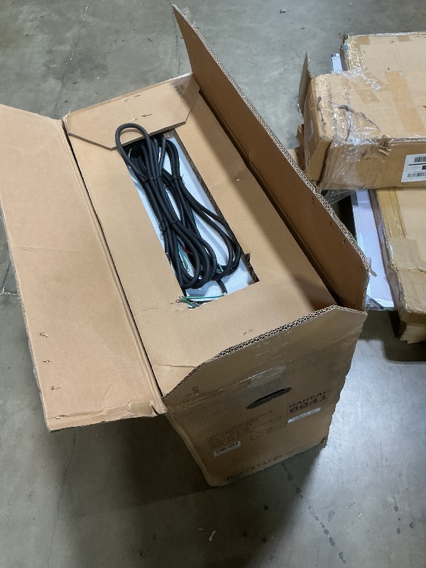 Photo 1 of **AIR CONDITIONER** UNKNOWN BRAND 