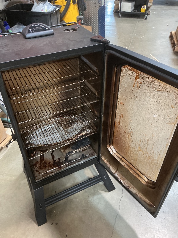 Photo 1 of **DIRTY INSIDE AND BROKED MOUNTS ON THERMOSTAT**Masterbuilt 40-inch Digital Electric Smoker