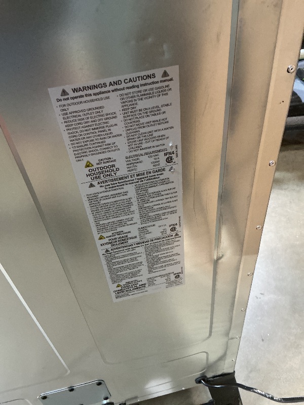 Photo 1 of **DIRTY INSIDE AND BROKED MOUNTS ON THERMOSTAT**Masterbuilt 40-inch Digital Electric Smoker