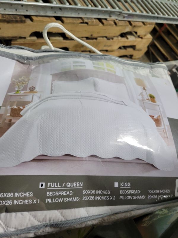 Photo 1 of IR Imperial Rooms Queen Quilt Bedding Set Size (90" x 96") + 2 Pillow Shams (20" x 26"+ 2") - 3 Pcs All Season Lightweight Reversible Microfiber Coverlet Embossed Quilt Bedspread (White)