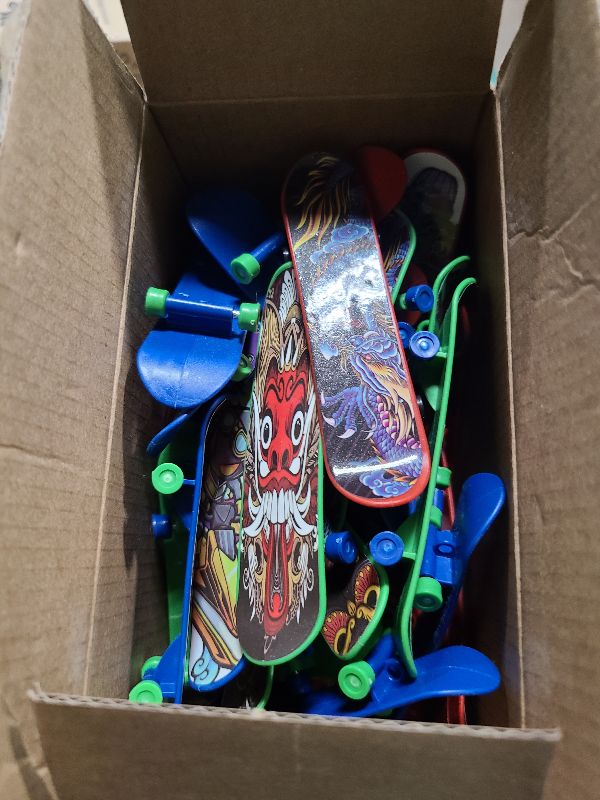 Photo 1 of 50 Pcs Mini Finger Skateboards,Fingerboards Toy Set,Mini Skateboards Finger Surfboards for Kids Classroom Exchange Gift Birthday Goodie Bag Stuffers