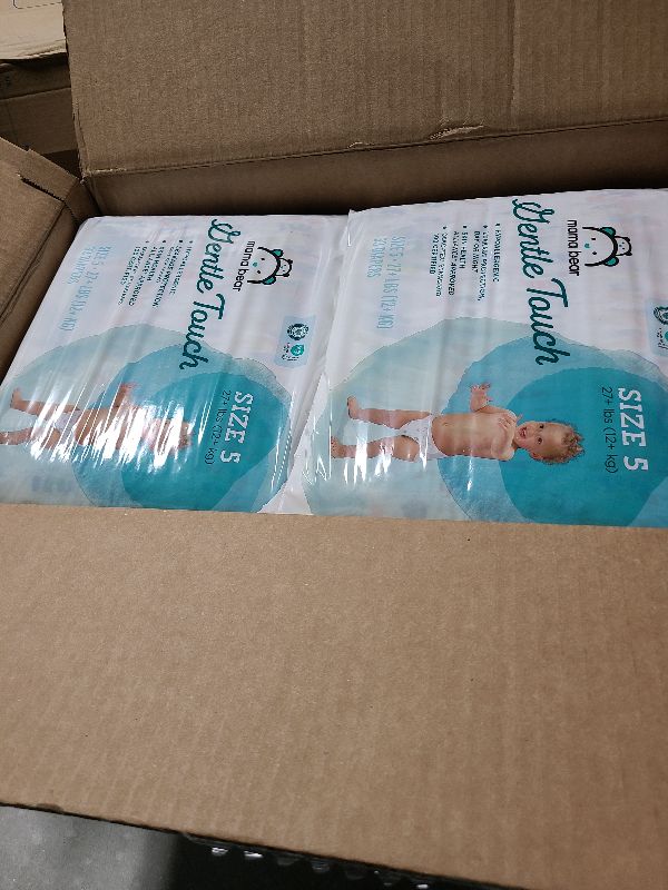 Photo 1 of Amazon Brand - Mama Bear Gentle Touch Diapers, Hypoallergenic, Size 5, 132 Count (4 packs of 33), White