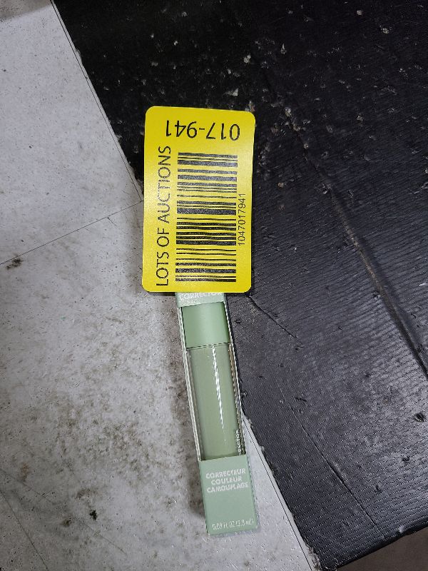 Photo 1 of e.l.f. Camo Color Corrector, Hydrating & Long-Lasting Color Corrector For Camouflaging Discoloration, Dullness & Redness, Vegan & Cruelty-Free, Green