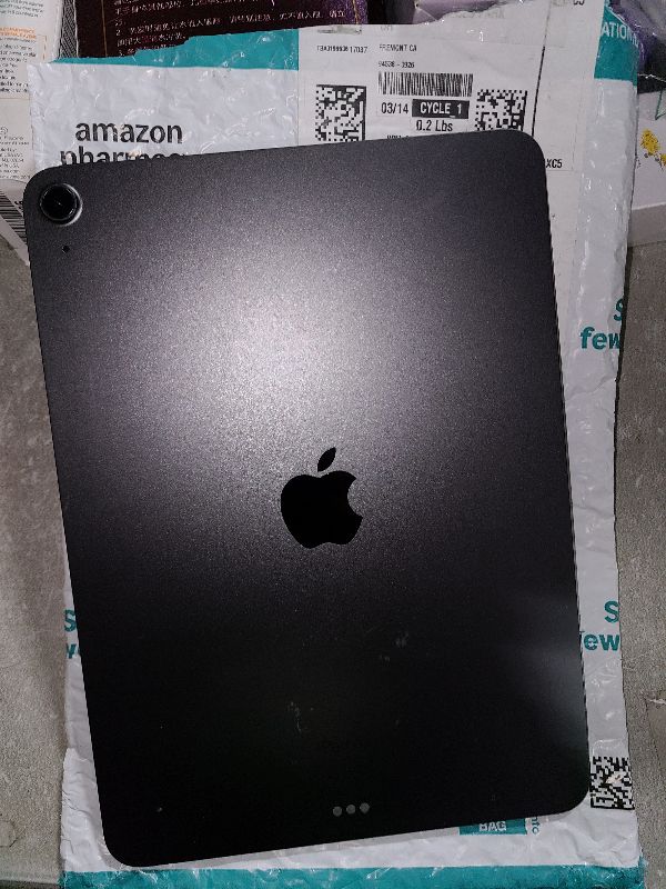 Photo 1 of 2022 Apple iPad Air 5th Gen. (10.9 inch, Wi-Fi, 64GB) Space Gray (Renewed Premium)