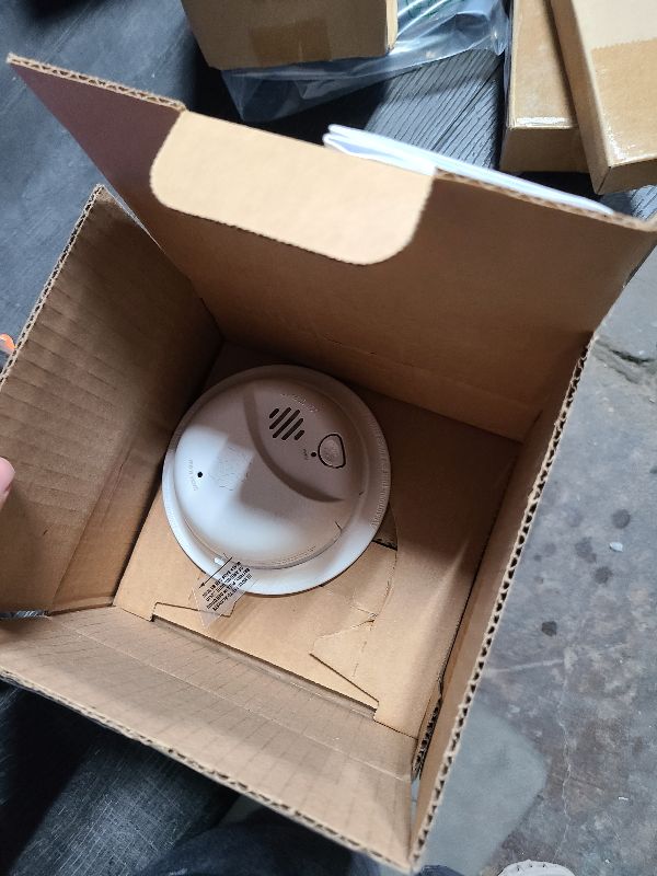 Photo 1 of First Alert SMI105-AC, Interconnect Hardwire Smoke Alarm with 10-Year Battery Backup, 1-Pack