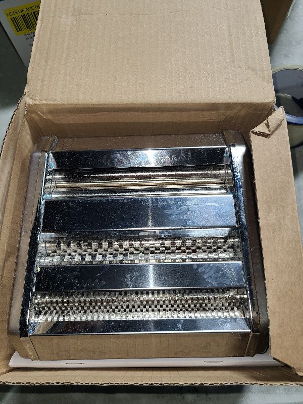 Photo 1 of MARCATO Made in Italy Atlas 150 Classic Manual Pasta Maker Machine, Chrome Steel. Makes Lasagna, Fettuccine & Tagliolini .