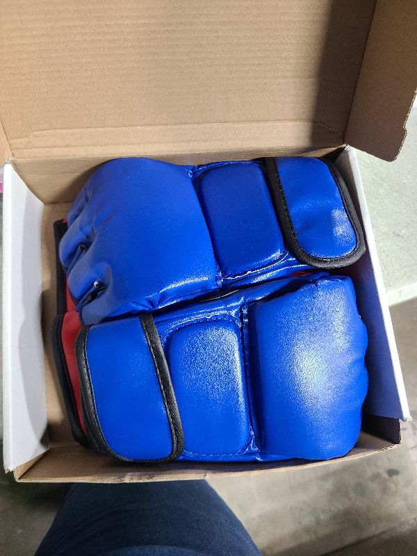 Photo 1 of 2 Pairs Boxing Gloves Kickboxing Gloves for Men Women Beginner Professional Shockproof Leather Sparring Training Gloves Set MMA Gloves (Blue and Red)
