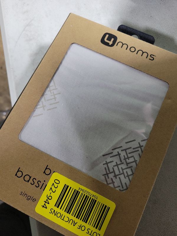 Photo 1 of 4moms Breeze Bassinet Sheets, Machine Washable and 100% Cotton, White