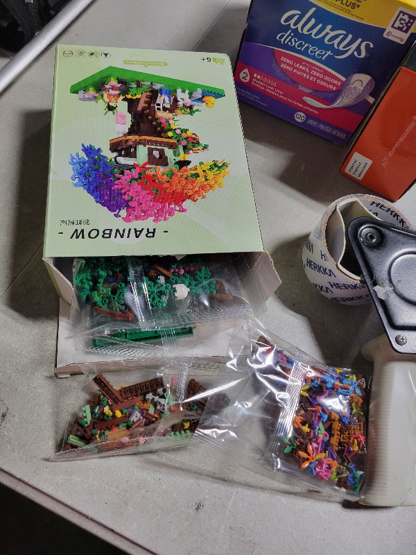 Photo 1 of COZYMASS Architecture Rainbow Tree Building Block Treehouse Garden Mini Bricks Modle Collectible Decorations Toys Presents for Kids and Adults 1528PCS