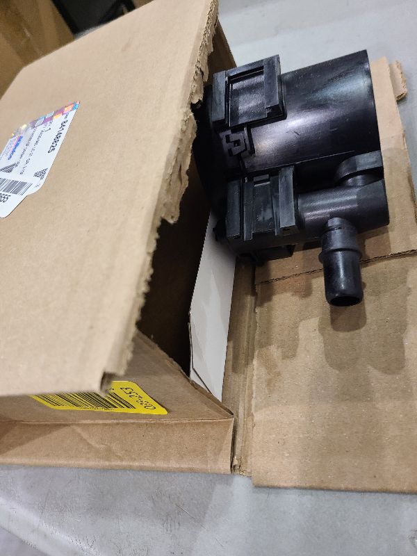 Photo 1 of ACDelco 214-2310 GM Original Equipment Vapor Canister Vent Solenoid