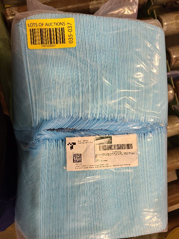 Photo 1 of (100 Pads) CalPalmy Ultra Absorbency Pet Toilet Training Pads 18" x 13" Moisture Locking Technology Turns Liquid into Gel - Perfect for Rabbits and Guinea Pigs