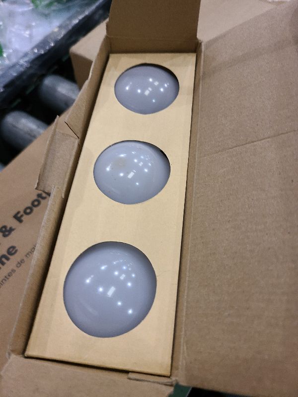 Photo 1 of 100W Equivalent LED Candelabra Bulbs, E12 A19 A60 LED Ceiling Fixtures Light Bulbs 6000K Daylight White,Bright E12 Small Candelabra Screw Base Globe Shape Chandelier Bulbs 10W 1200lm,Non Dimmable,3Pcs