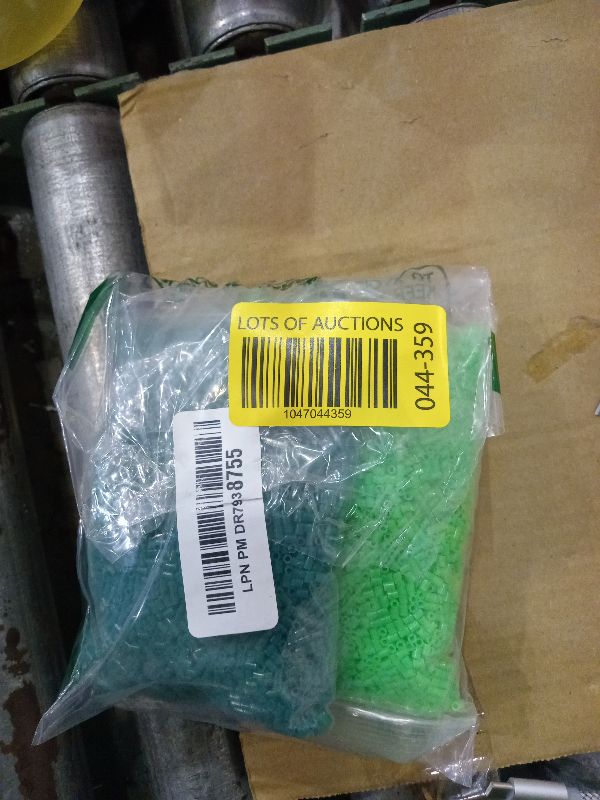 Photo 1 of 20000pcs Green / Dark Green 2.6mm Iron Beads Mini Fuse Beads DIY Kids Educational Creative Handmade Craft Making