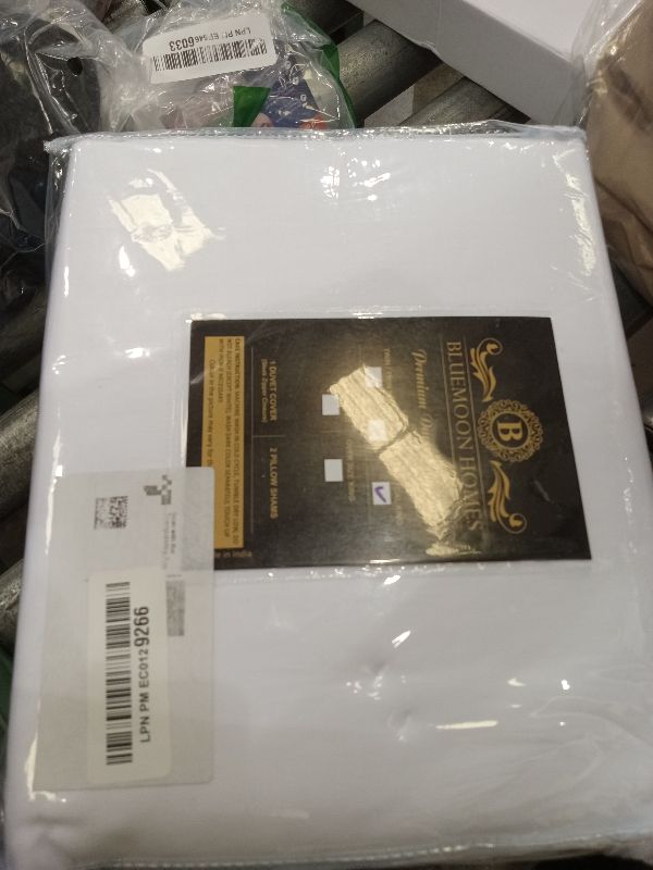 Photo 1 of  White King Size Duvet Cover with Zipper 1000 Thread Count 100% Egyptian Cotton Long Staple Quilt Cover Silky Soft, Breathable with Hidden Zipper Closure 1 Piece Duvet Cover MSRP $77.99