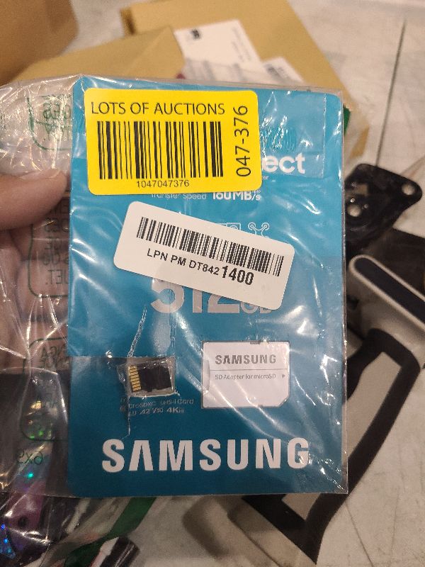 Photo 1 of SAMSUNG EVO Select microSDMemory Card + Adapter, 512GB microSDXC, Up-to 160 MB/s, 4K UHD, UHS-I, C10, U3, V30, A2, for Mobile Phone, Smartphones, Nintendo-Switch, and Tablets (MB-ME512SA/AM)