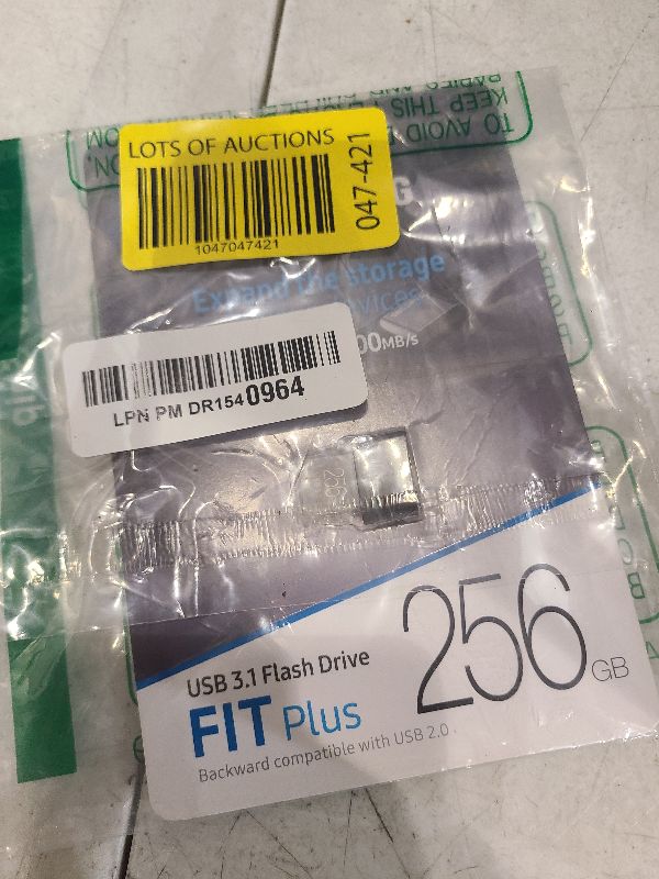 Photo 1 of SAMSUNG MUF-256AB/AM FIT Plus 256GB - 300MB/s USB 3.1 Flash Drive, Gunmetal Gray