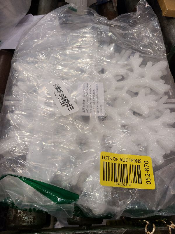 Photo 1 of 8Pcs Large White Snowflake Ornaments, 12''Big Plastic Christmas Ornaments, Hanging Snowflake Decorations for Christmas Tree Decorations Winter Decoration Indoor Outdoor Holiday Decor Craft Snowflakes