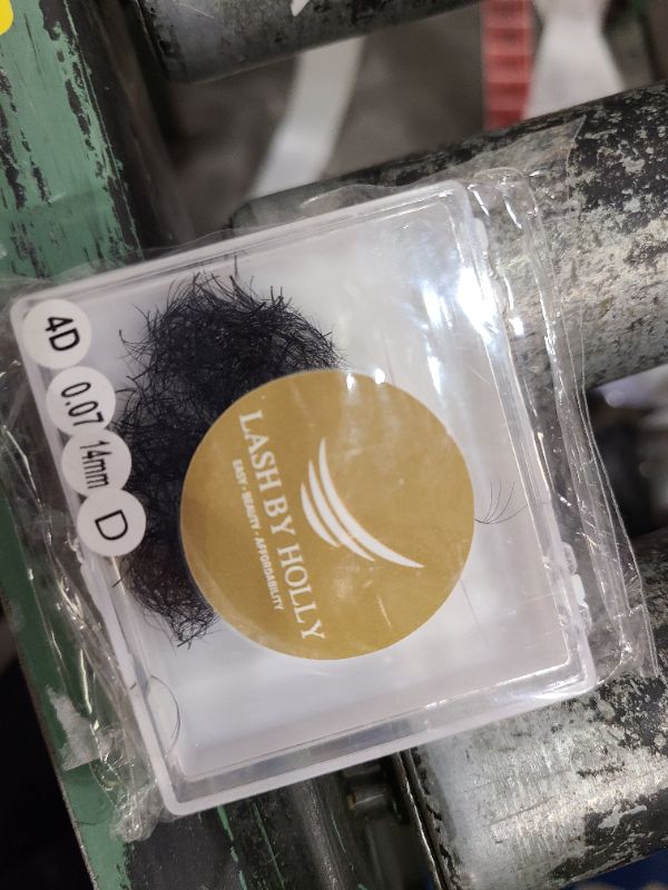 Photo 1 of 4D PREMADE (HAND MADE) FAN LASHES (500 FANS/TRAY) FOR EYELASH EXTENSION, C CURL AND D CURL, 0.07 THICKNESS, LENGTH FROM 10MM-15MM (14mm4D)