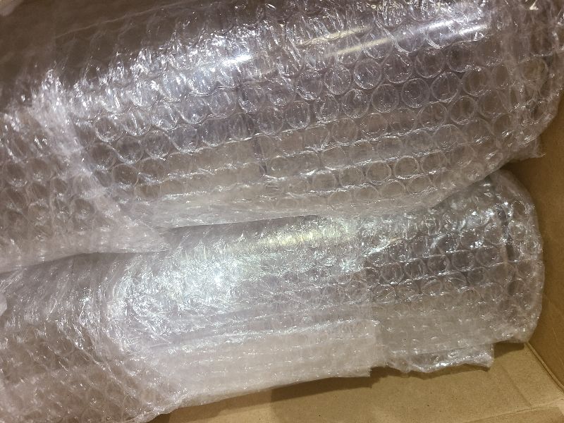 Photo 1 of Nuogo 24 Pcs Plastic Cylinder Vases Tall Clear Flower Vases for Centerpieces Hurricane Candle Holder for Home Wedding Office Party Formal Dinners Decorations (4''/6''/8'')