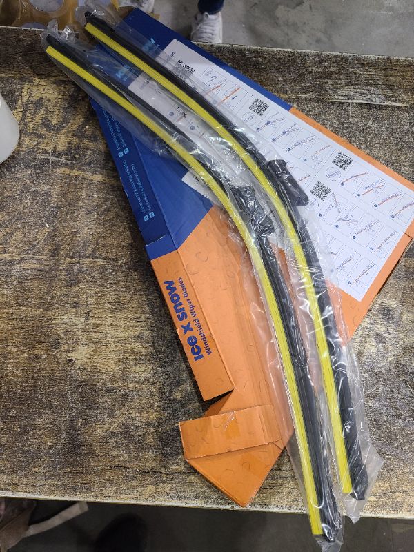 Photo 1 of 22"+22" Wiper Blades Replacement for Chevy Silverado/GMC Sierra 2014 2015 2016 2017 2018 (Set of 2) Quiet and Durable Stable All-Season Windshield Wiper Blades
