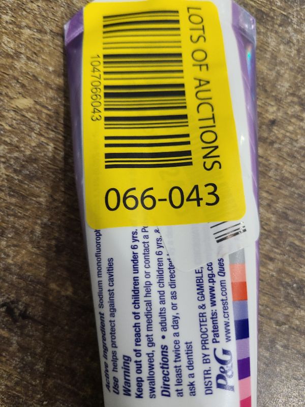 Photo 1 of Crest 3DWhite Brilliance Deep Stain Remover Ultra White Toothpaste - 3.1oz