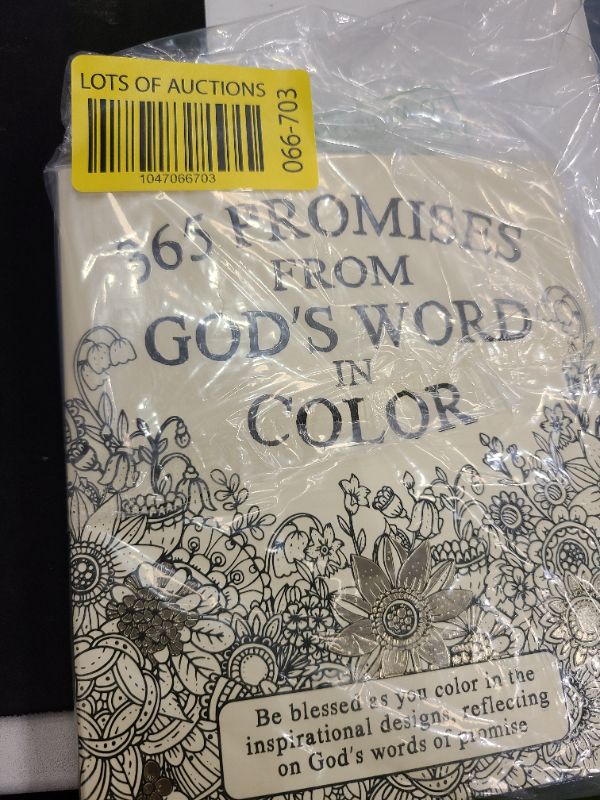 Photo 1 of 365 Promises From God's Word In Color: Scripture and Coloring Pages, Compact Purse Size - Be blessed as You Color in the Inspirational Designs, Reflecting on God's Words of Promise