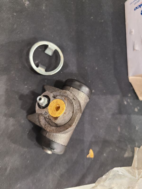 Photo 1 of ACDelco Gold 18E1279 (19175808) Rear Drum Brake Wheel Cylinder