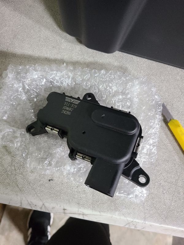 Photo 1 of Dorman 911-929 Intake Manifold Runner Control Motor and Arm Compatible with Select Chevrolet Models (OE FIX)