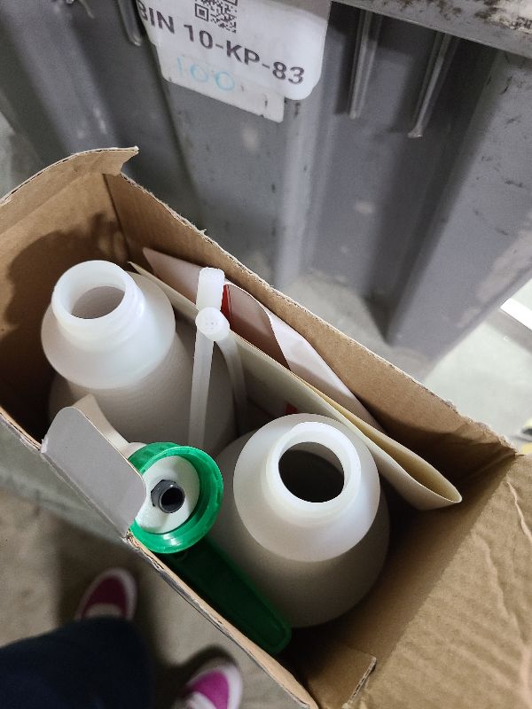 Photo 1 of **MISSING ONE NOZZLE**
Plastic Spray Bottle 2 Pack, 32 Oz, All-Purpose Heavy Duty Spraying Bottles Leak Proof Mist Empty Water Sprayer for Cleaning Solution, Essential Oils, Hair, Planting with Adjustable Nozzle - Green