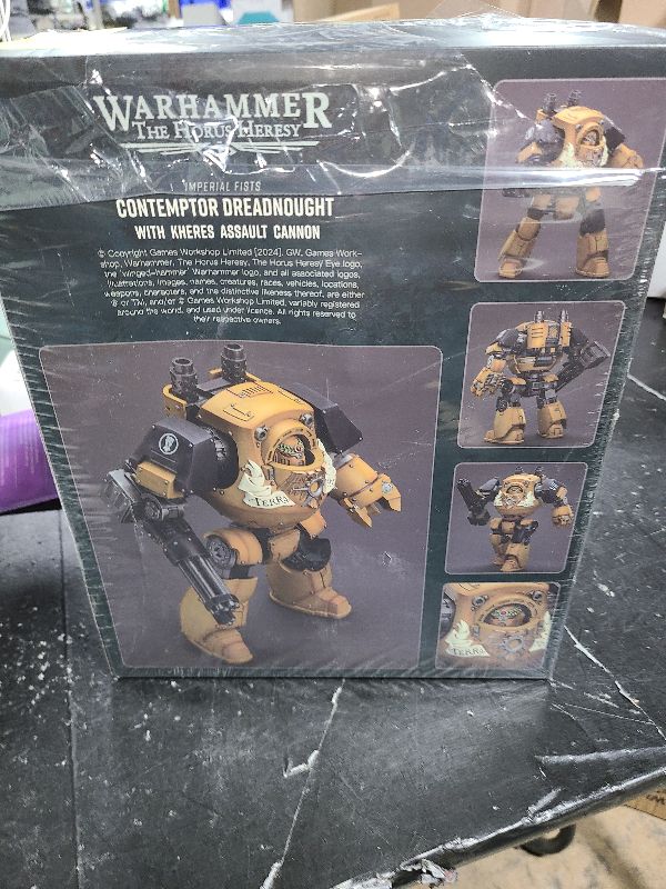 Photo 1 of JOYTOY Action Figure 1/18 Strife Imperial Fists Contemptor Dreadnought Collection Model Birthday Gifts 11.81 Inches