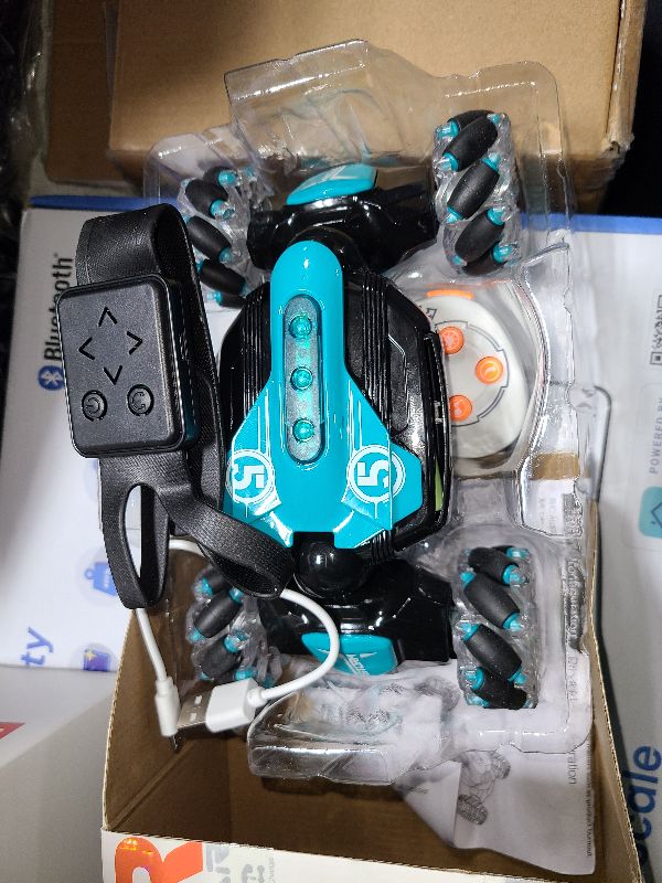 Photo 1 of Fanfantoey Gesture Sensing Rc Stunt Car,Remote Control Car 2.4ghz 4wd 360 Degree Rotating Transform with Lights Music,Kids Toys for Boys 4-7,3-6 Year Old Boy Birthday Gift & 3-12 Best Gift for Kids