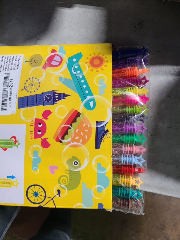 Photo 1 of 32Pcs 16Colors Star Mini Bubble Wands Party Favors for Kids,Bubbles Bulk for Classroom Prizes,Supplies for Toddlers Boys Girls, Goody Bag Stuffers,Carnival Prizes