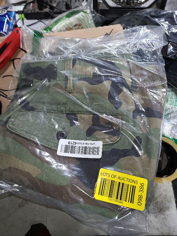 Photo 1 of AOYOG Men's Camo Cargo Shorts Relaxed Fit Multi-Pocket Outdoor Camouflage Cargo Shorts Cotton 38