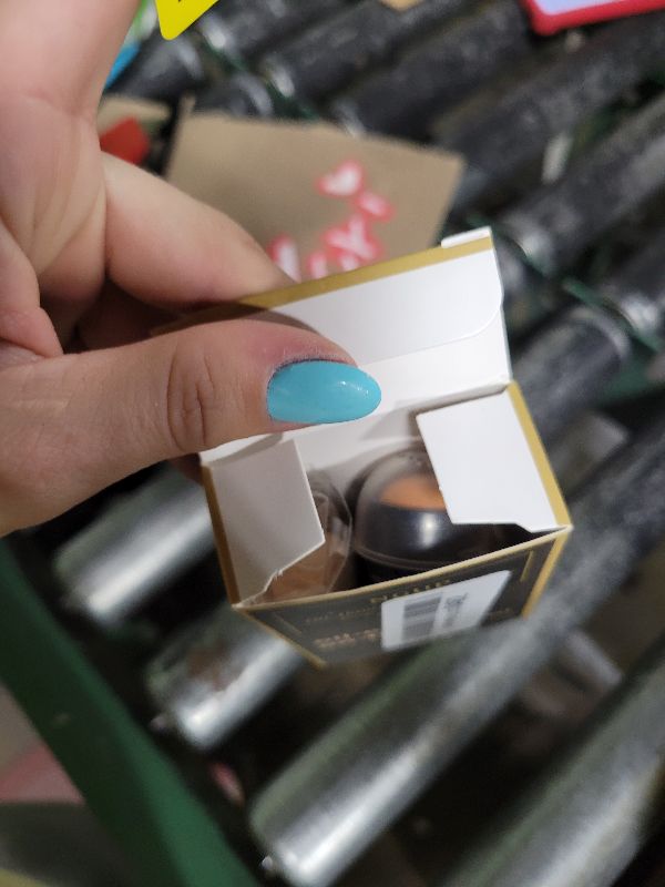 Photo 1 of 103 PCS Volcanic Roller Oily Skin Oil Control On The Go Volcanic Face Roller Oil Absorbing Volcanic Roller with Oil Blotting Sheet Paper for Oily Skin Care Oil Control Film Tissues(Type1)