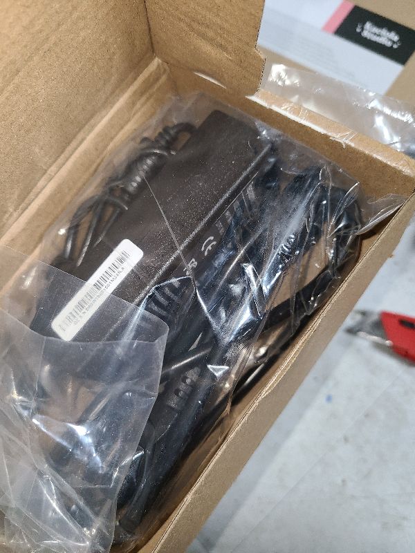 Photo 1 of 60W 19V 3.15A/3.16A Ac Adapter Laptop Charger Comapatible with Samsung Series 2 3 4 5 6 7 AD-4019 AD-6019 RV510 RV515 RV520 RV711 NP-RV511 R580 R480 NP300E4C NP300E5C P350E5C NP530E5M