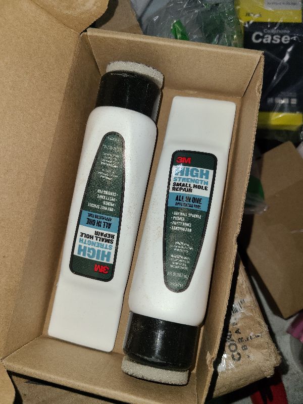 Photo 1 of 3M Small Hole Repair High Strength, All in One Applicator Tool, 2-Pack, Quick and Easy Repair for Nicks and Nail Holes, Includes Putty Knife, Spackle, and Sanding Pad For Wall Repairs (SHR-AIO-2-SIOC)