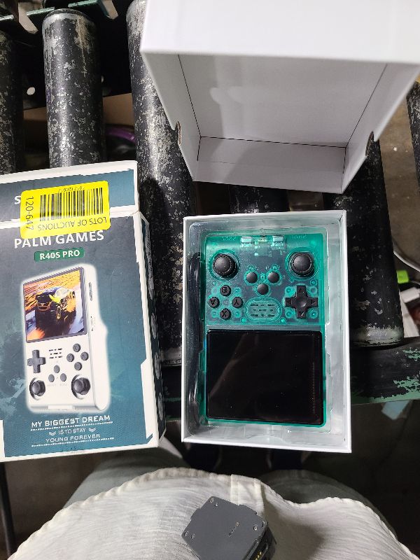 Photo 1 of ?30000 in 1? R40S Pro Retro Handheld Game Console, Video Game Console, 3.5 inch IPS Screen, More Than 20 Emulator, 256G TF Card (Green)