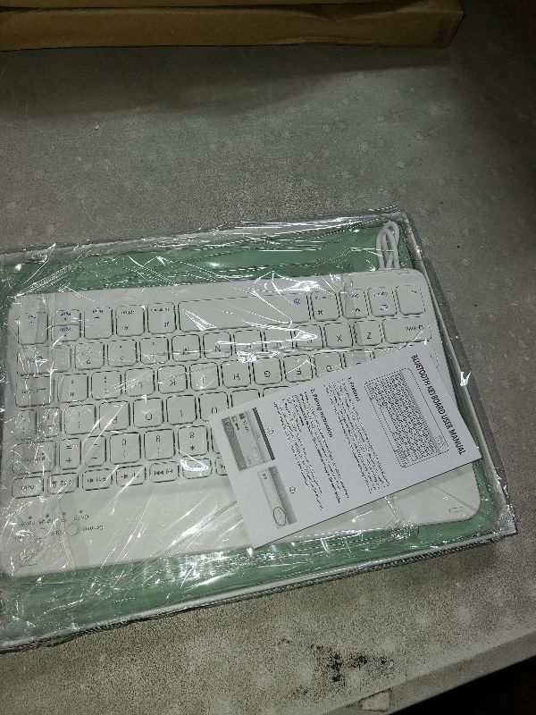Photo 1 of aoub Keyboard Case for iPad (A16) 11th Gen 11 Inch 2025, iPad 10th Generation 10.9 inch 2022 with Pencil Holder, Stand Folio Detachable Wireless Bluetooth Rechargeable Keyboard, Light Green
