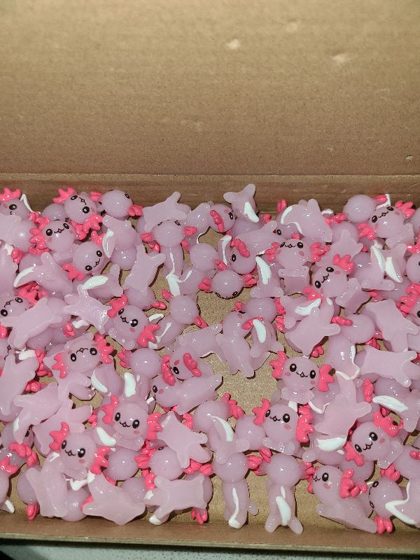 Photo 1 of 100 Pcs Pink Mini Axolotl Resin Figurine Toy Miniature Axolotl Charm Tiny Animal Figures Ornament Mini Animals Figures to Hide Dollhouse Cupcake DIY Craft Decoration School Gift Birthday Party Favor