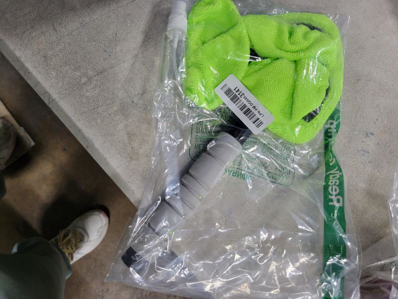 Photo 1 of desin Windshield Cleaning Tool, Car Window Cleaner Windshield Cleaner with 4 Reusable and Washable Microfiber Pads and Extendable Handle Auto Inside Glass Wiper Kit (Green)