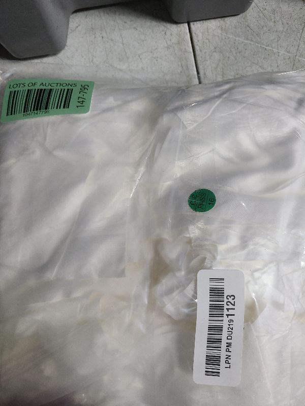 Photo 1 of AAwipes Cleanroom Microfiber Wipes 4"x4" Knitted Superfine (400 Counts/Bag, 180gsm, Polyester-Polyamide, #MF18004) High-End Lint Free Cloths for Fiber Optics, Laser Sealed Edge, Class 100 Cloths
