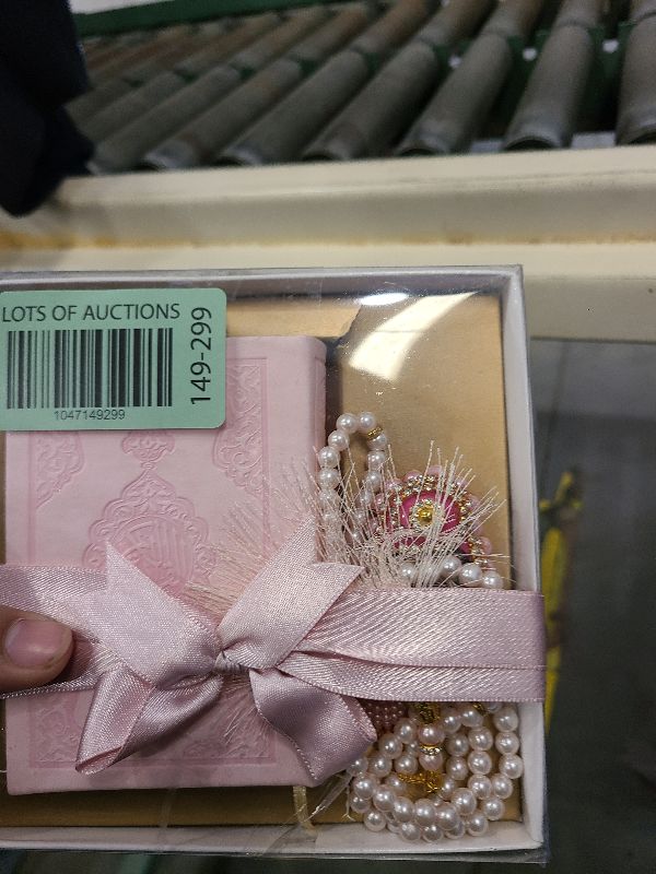 Photo 1 of ?hvan Online Medina Calligraphy Quran Set with Islamic Finger Counter, Portable Digital Prayer Tasbeeh, Pearl Zikirmatic Beads, 3 Pieces Gift for Ramadan & Eid & Mawlid (Pink)